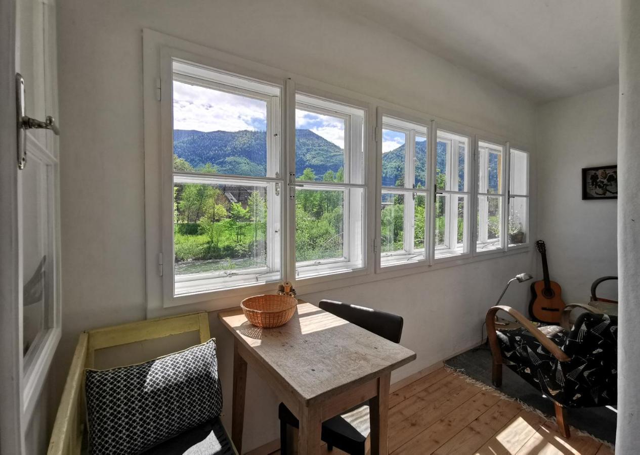 Charmante Altbauwohnung Ebensee Exterior foto
